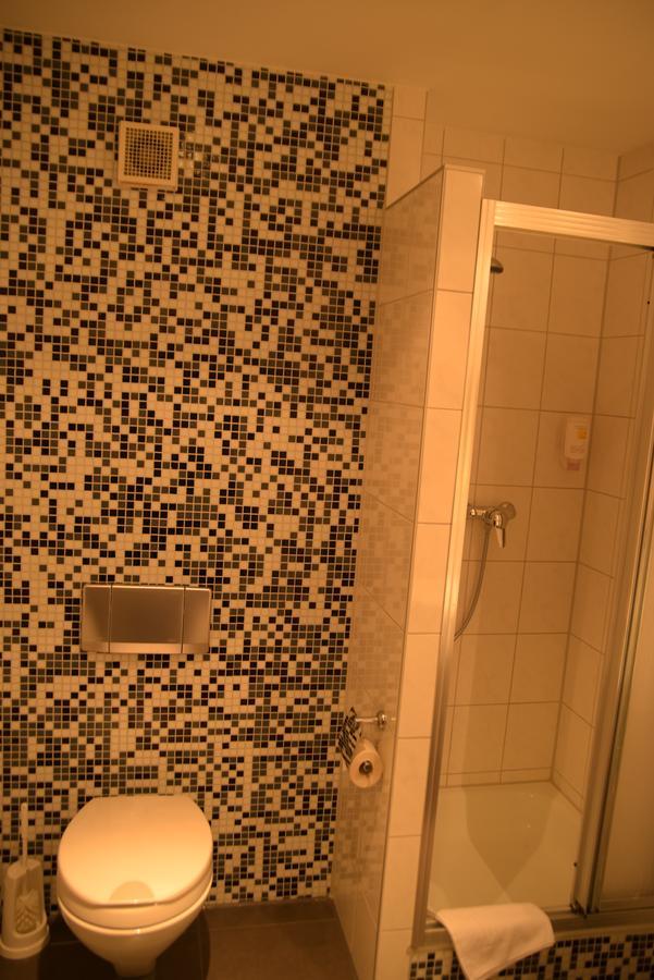 פפרונטן Landhotel Roefleuten מראה חיצוני תמונה
